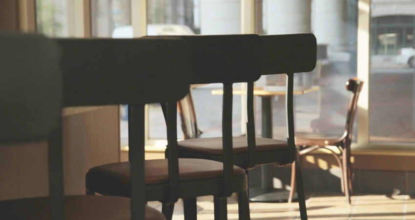 閑散とした店内